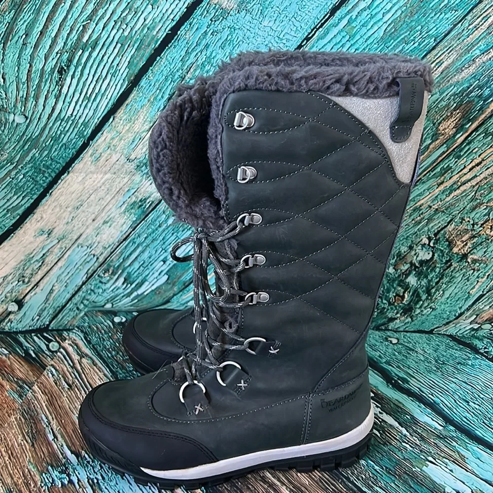 Bearpaw gray waterproof, tall boots with lace up front and curly fleece inside